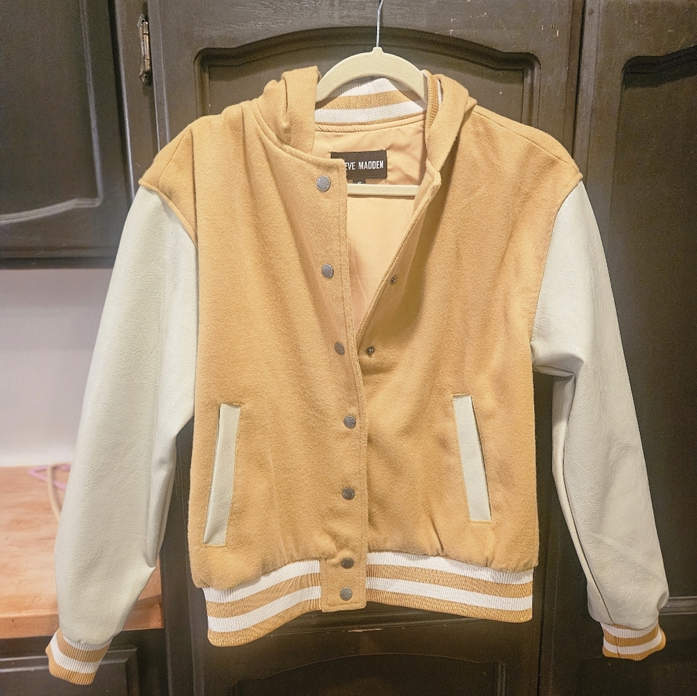 EUC Steve Madden Lined Varsity/ Bomber Jacket Mustard/Taupe Faux Leather Sleeves